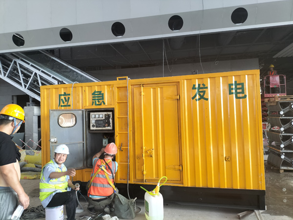 桥西怎样判断空气滤清器是否需要更换？